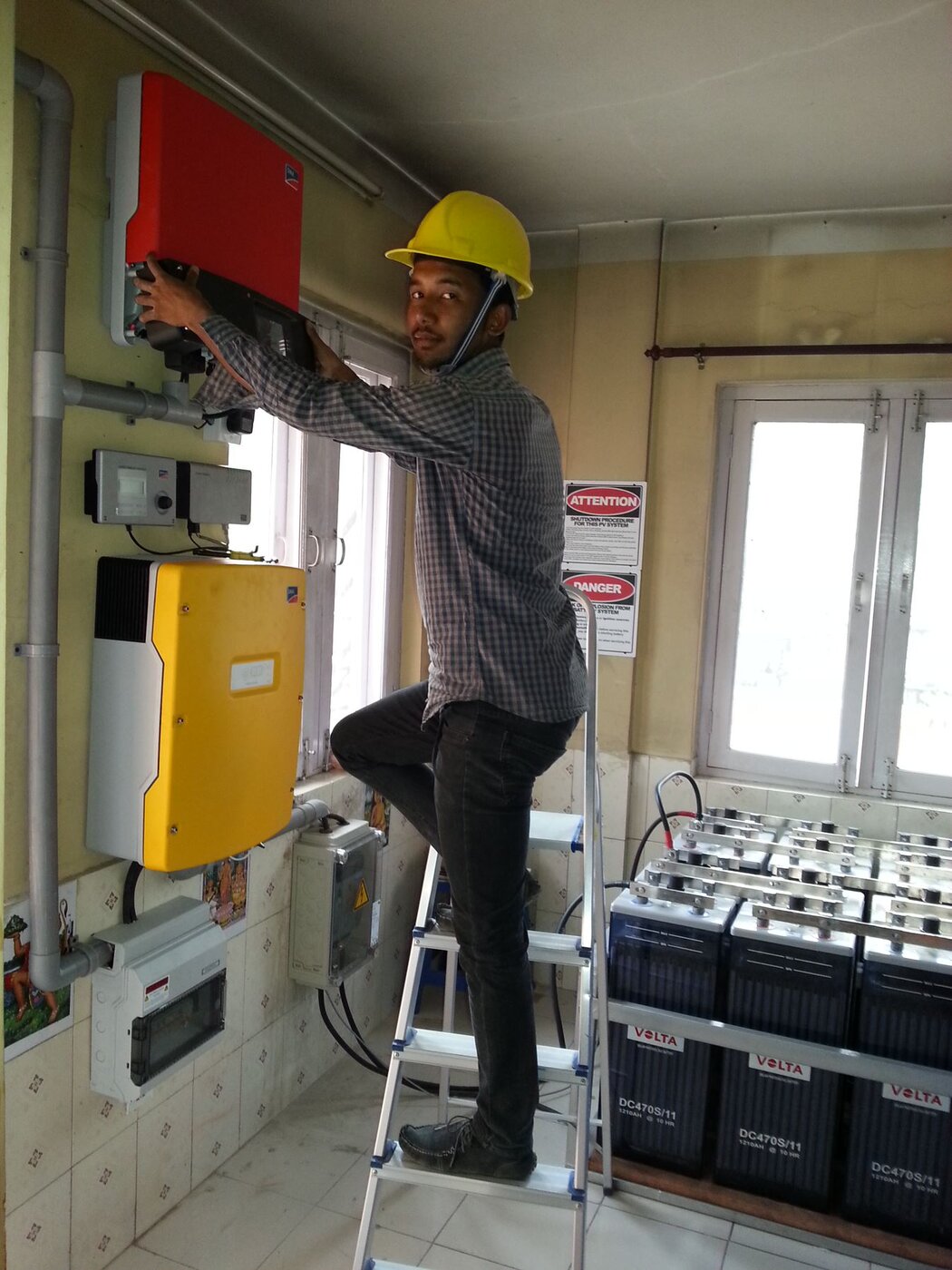 Installing the SMA Sunny Island inverter