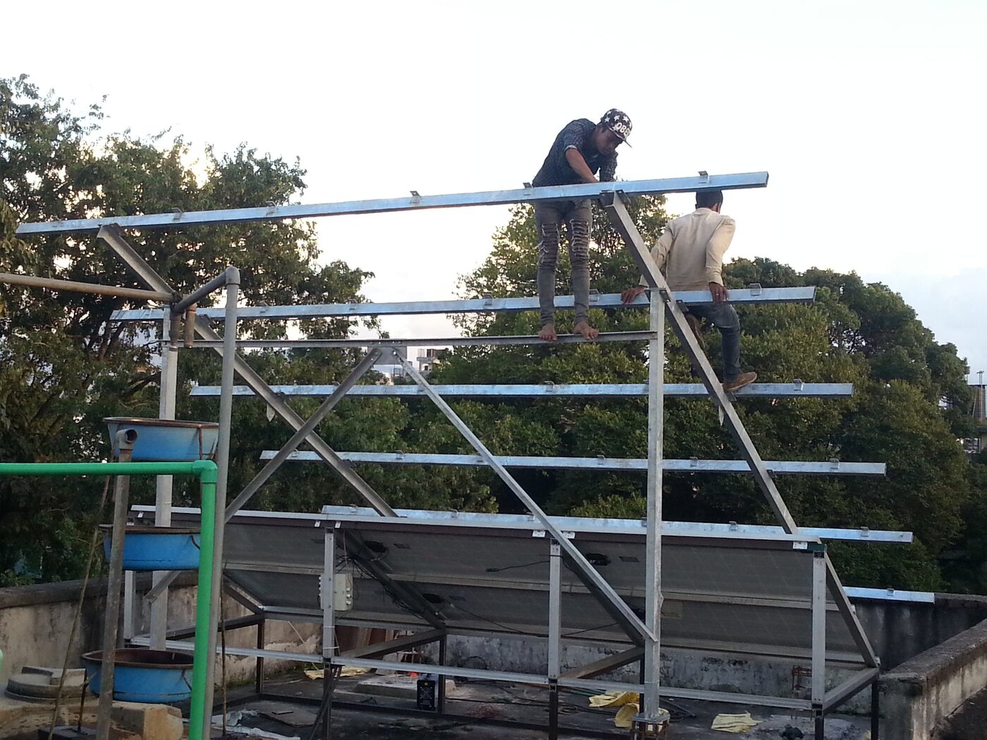 Installing the rooftop solar mounting structure