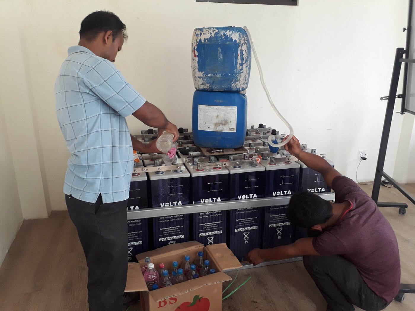 Maintaining the deep cycle battery bank
